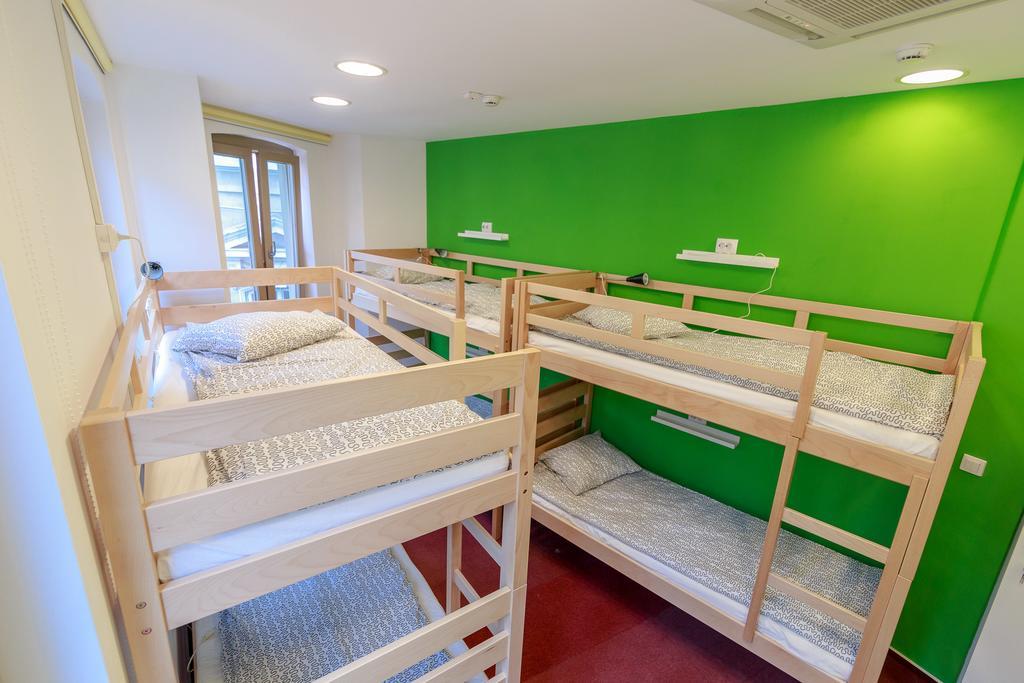 Pura Vida Sky Bar & Hostel Бухарест Номер фото