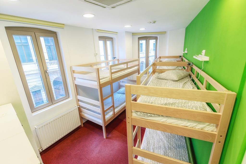 Pura Vida Sky Bar & Hostel Бухарест Номер фото