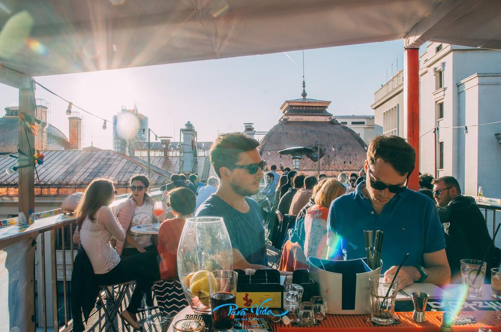 Pura Vida Sky Bar & Hostel Бухарест Екстер'єр фото