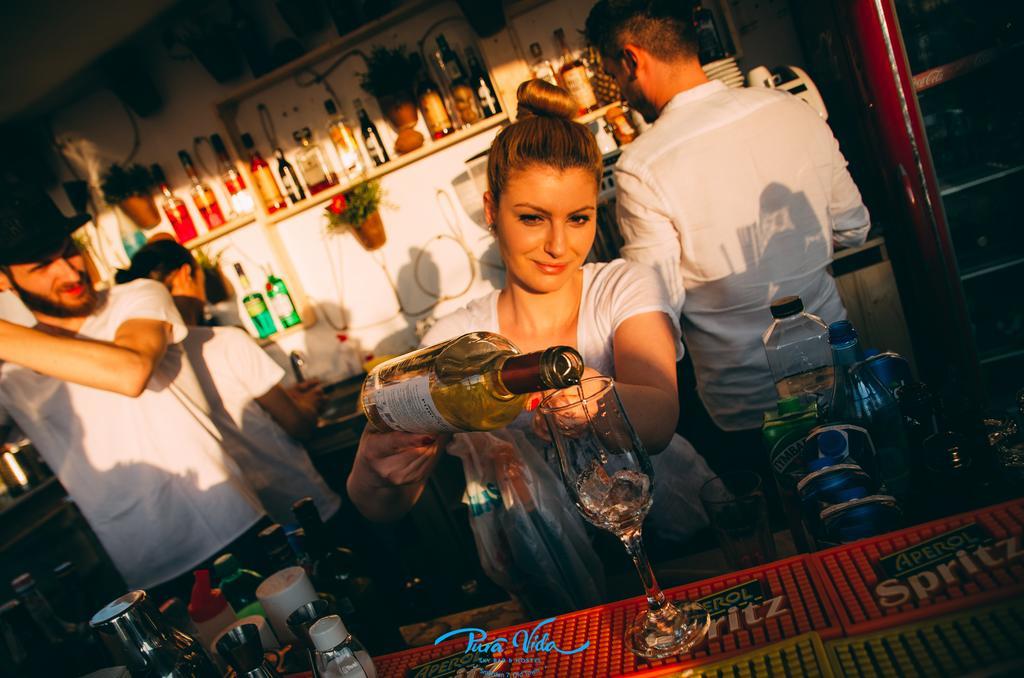 Pura Vida Sky Bar & Hostel Бухарест Екстер'єр фото