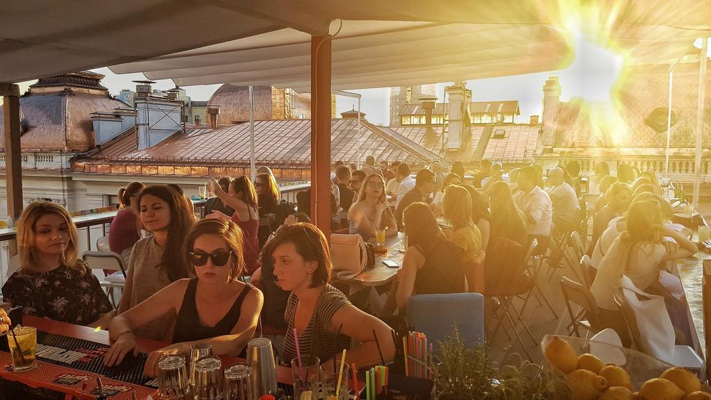 Pura Vida Sky Bar & Hostel Бухарест Екстер'єр фото